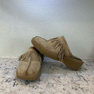 Women’s Earth Shoe Tan Fringe Mules